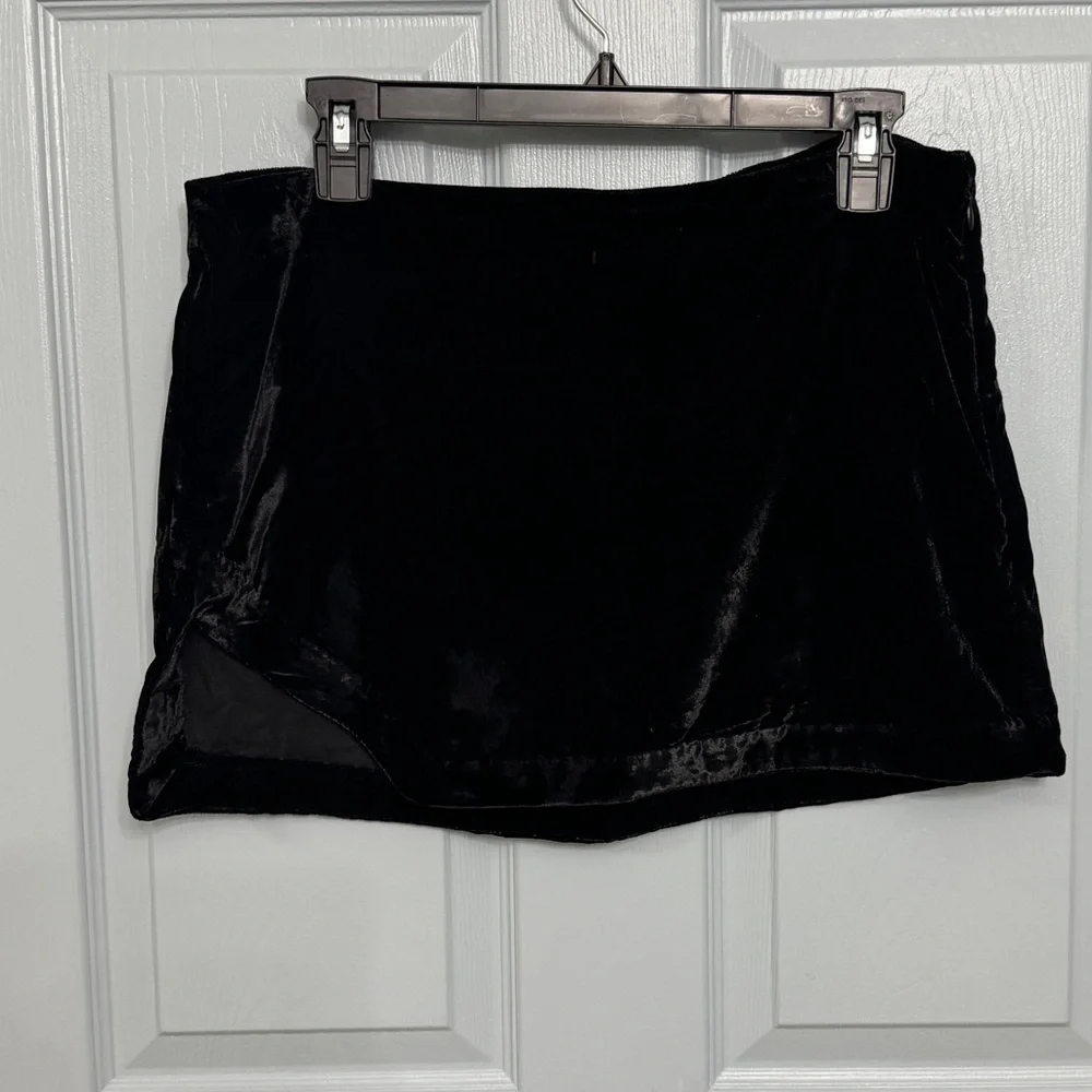 Free People Women's‎ Annalise Velvet Mini Skirt Black Size 10